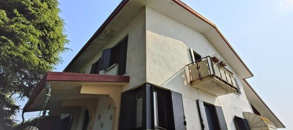 6 bedrooms Villa in Vicenza, Italy No. 328057 2