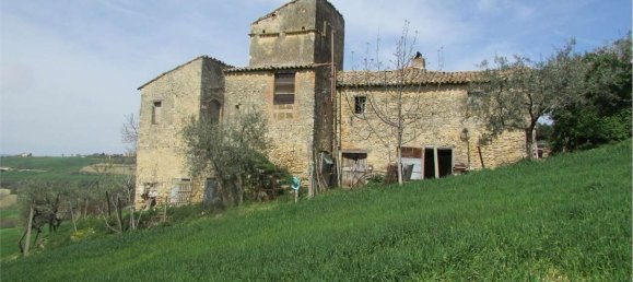 18-salle Maison à Todi, Italy No. 104364 3
