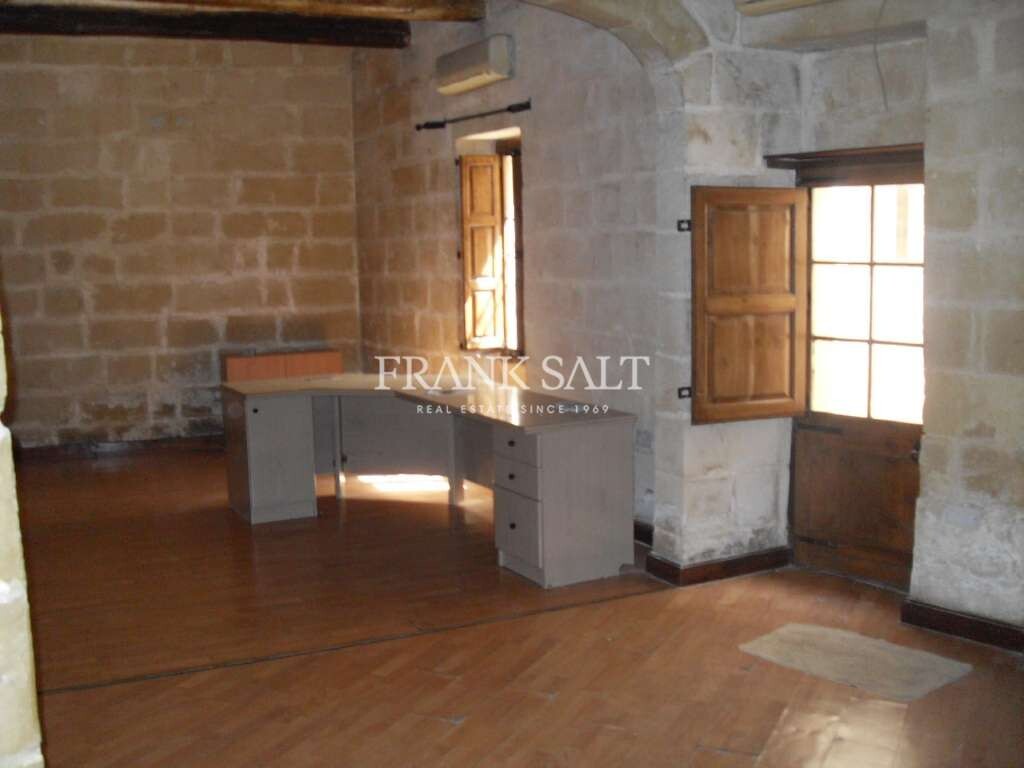 Tienda en Mosta, Malta 133 m² No. 12909