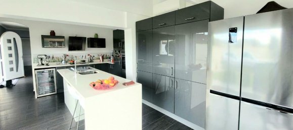 3 bedrooms House in Val-d'Oise, France No. 350279 5