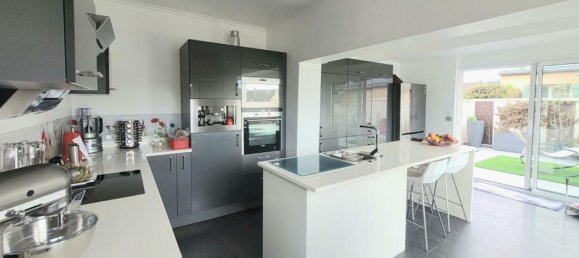 3 bedrooms House in Val-d'Oise, France No. 350279 4