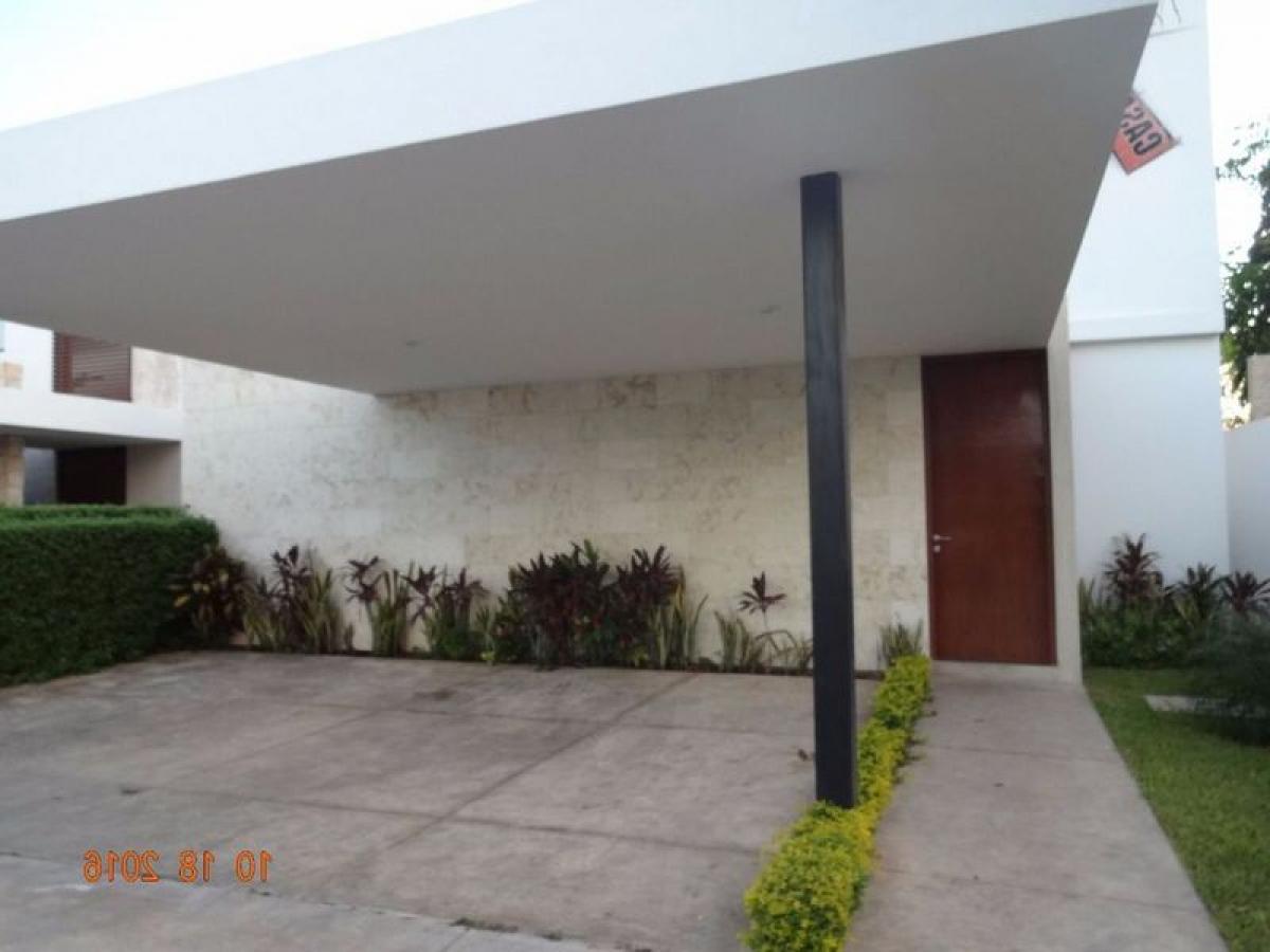 Casa de 3 dormitorios en Mérida, Mexico No. 70122