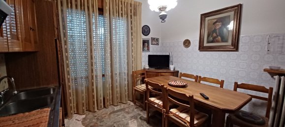 6 rooms Apartment in Rimini, Italy No. 207802 4