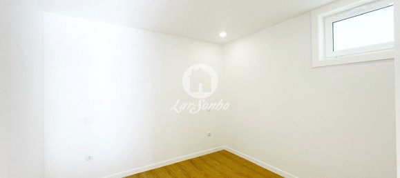 Квартира с 2 спальнями в Повуа ди Варзин, Португалия № 57784 8