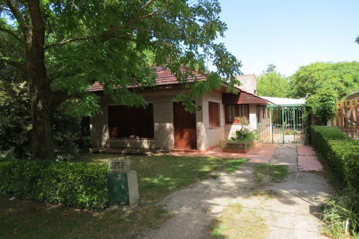 4 bedrooms House in Mar del Plata, Argentina No. 66161