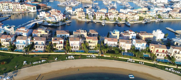 6 bedrooms Villa in Limassol, Cyprus No. 10580 2