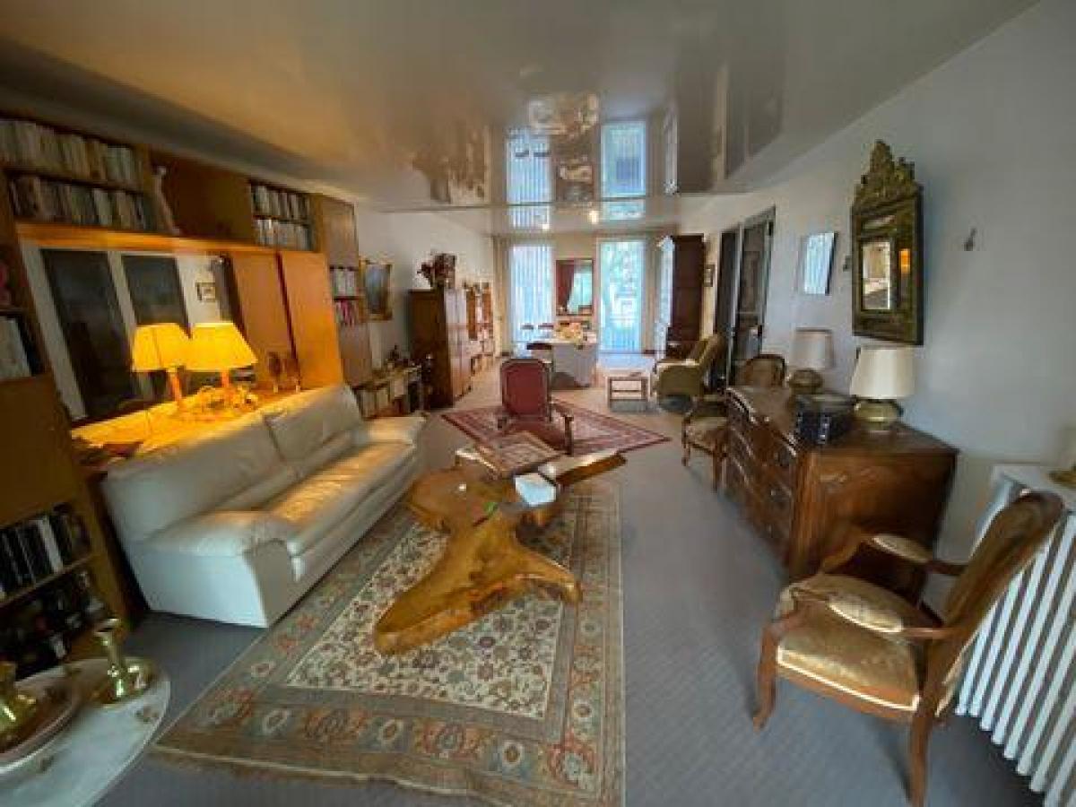 Casa de 5 dormitorios en Saintes, France No. 30801