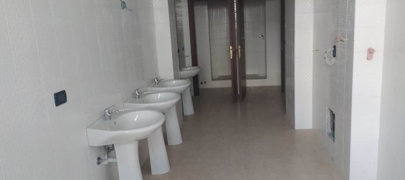 1270m² Warehouse in Sanremo, Italy No. 104723 2