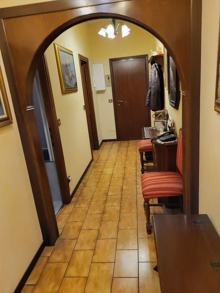 Квартира с 3 комнатами в Корсико, Италия № 251439