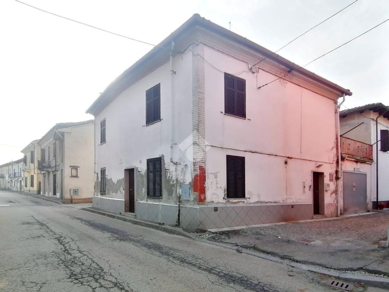 Casa de 6 habitaciónes en Alessandria, Italy No. 225715