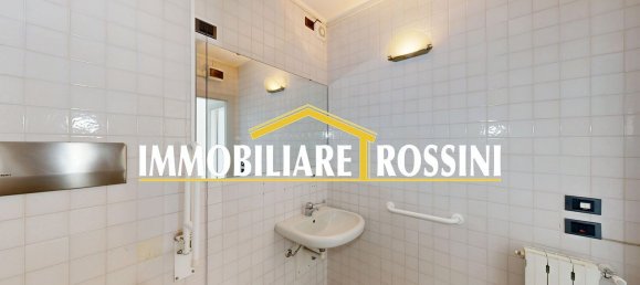 111m² Office in Bodio Lomnago, Italy No. 16310 16