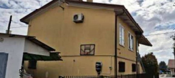 3 rooms Apartment in Zero Branco, Italy No. 306785 8