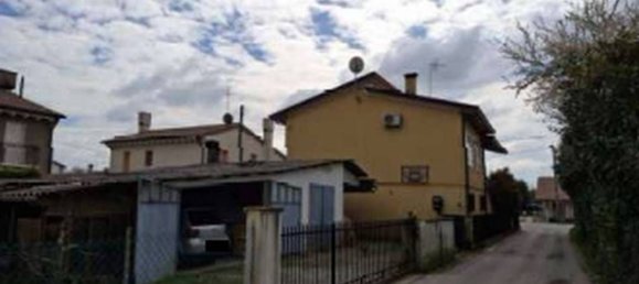 3 rooms Apartment in Zero Branco, Italy No. 306785 7