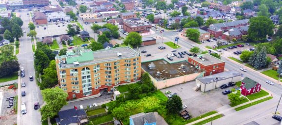 4 bedrooms House in Whitby, Canada No. 108 9