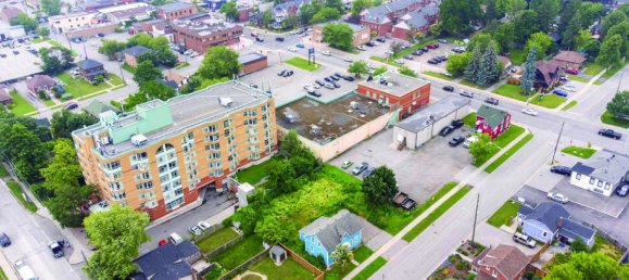 4 bedrooms House in Whitby, Canada No. 108 8