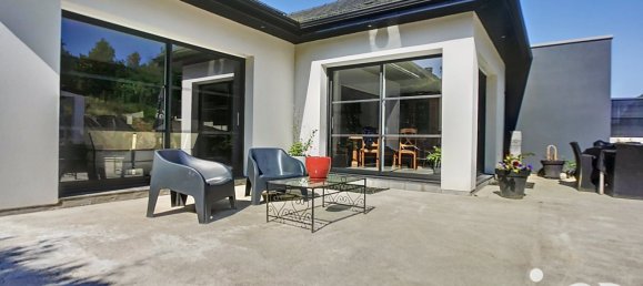 5 bedrooms House in Lumbres, France No. 59757 11