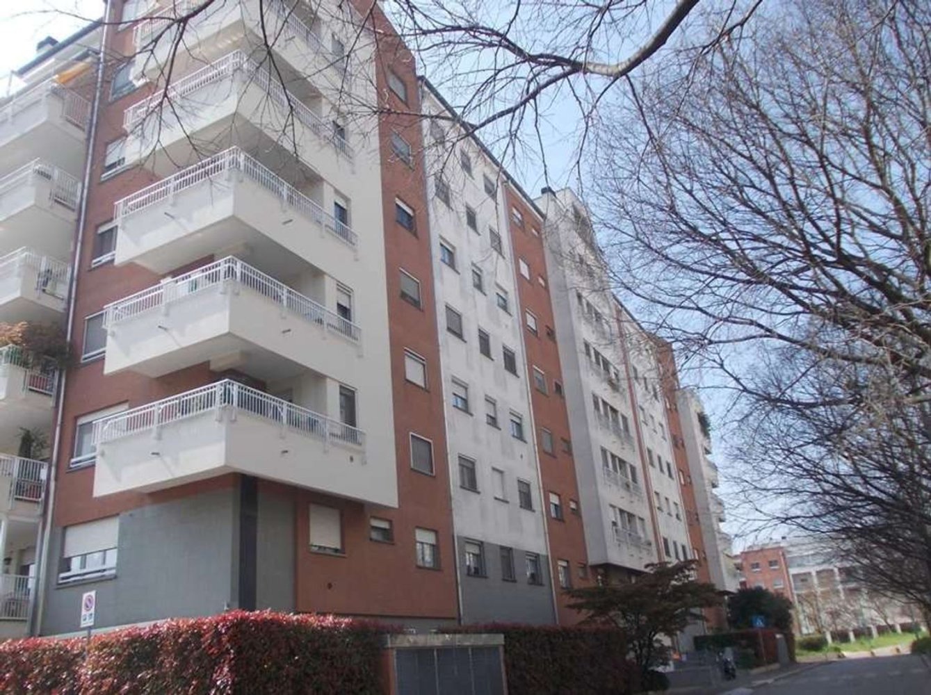 Квартира с 3 спальнями в Милан, Италия № 368601