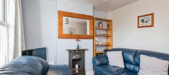 2 bedrooms House in Croydon, United Kingdom No. 8148 2