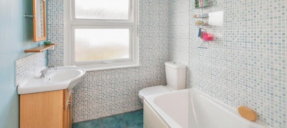 2 bedrooms House in Croydon, United Kingdom No. 8148 9