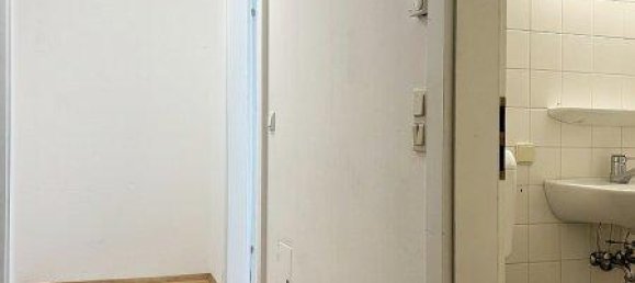 2 rooms Apartment in Favoriten, Austria No. 153294 13