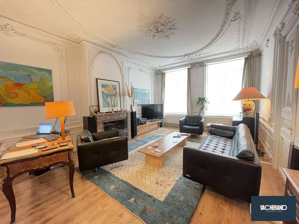 Квартира с 4 спальнями в Лилль, Франция № 86115