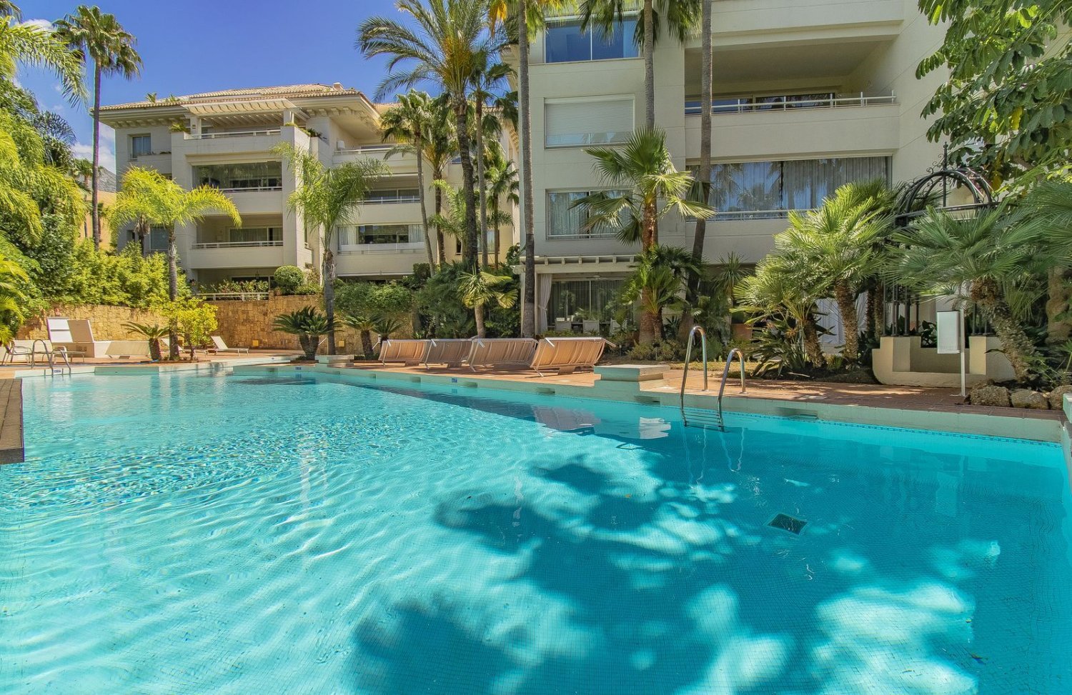 3 bedrooms Penthouse in Marbella, Spain No. 147619