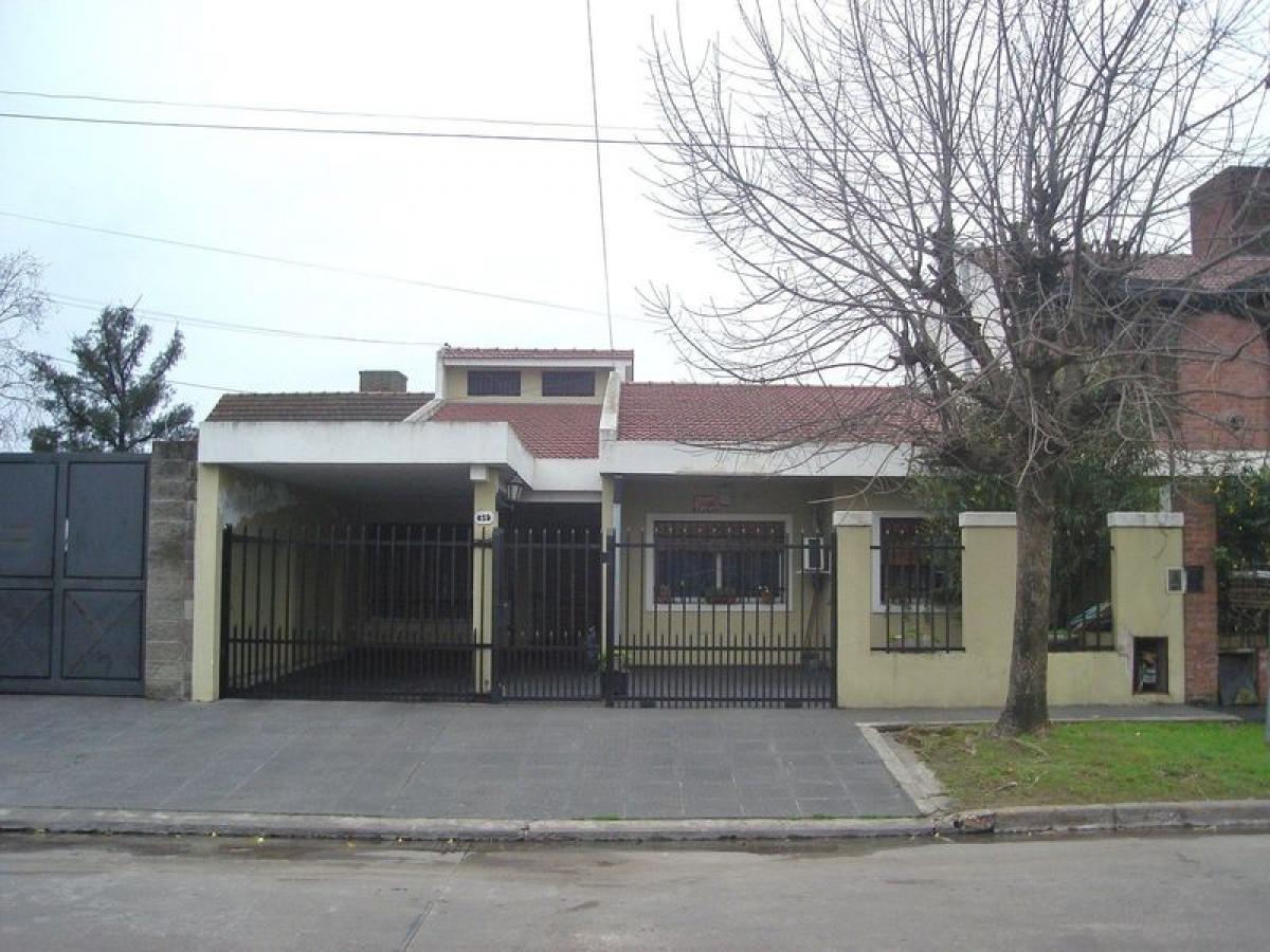 3 bedrooms House in Ituzaingo, Argentina No. 88198