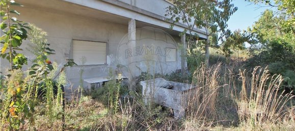 3 bedrooms House in Gove, Portugal No. 182340 3