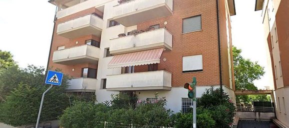 3 bedrooms Apartment in Foligno, Italy No. 358128 5