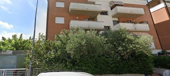 3 bedrooms Apartment in Foligno, Italy No. 358128 3
