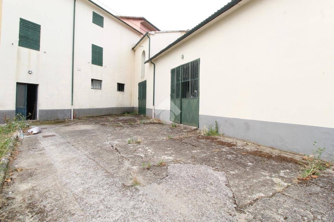 Imóvel comercial em Larciano, Italy 400 m² N.º 349244