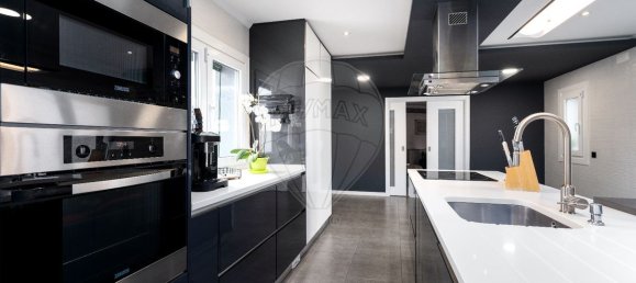 4 bedrooms House in Torres Vedras, Portugal No. 43923 23