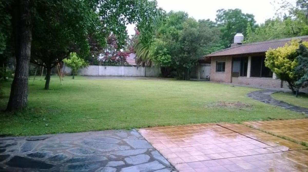 Коммерческая недвижимость с 3 спальнями в Альмиранте Браун, Аргентина № 107149