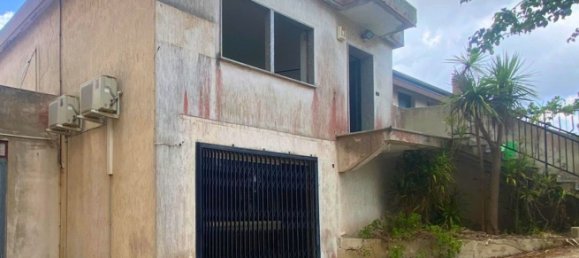 2 bedrooms House in Vibo Valentia, Italy No. 363104 2