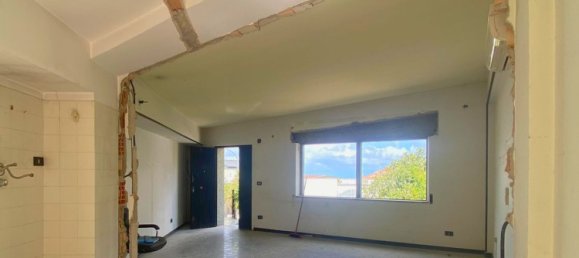 2 bedrooms House in Vibo Valentia, Italy No. 363104 9