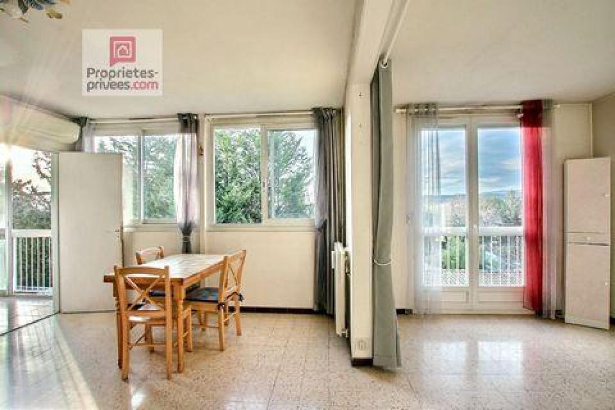 2 bedrooms Condo in Pertuis, France No. 8800