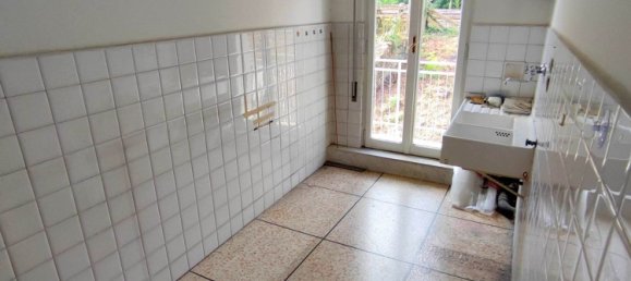 3-salle Appartement à Rapallo, Italy No. 15707 6