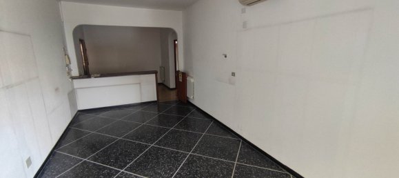 3-salle Appartement à Rapallo, Italy No. 15707 4