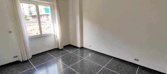 3-salle Appartement à Rapallo, Italy No. 15707 11