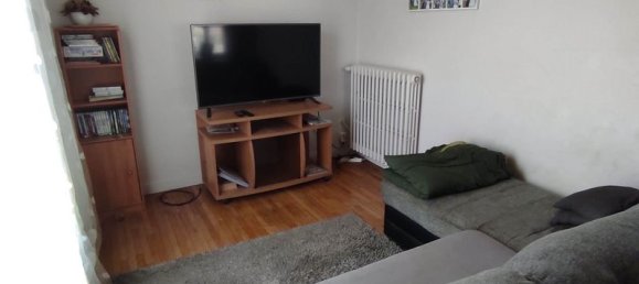 3 bedrooms House in Saint-Mesmin, France No. 66704 3