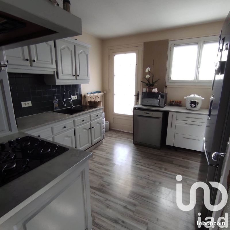 3 bedrooms House in Saint-Mesmin, France No. 66704