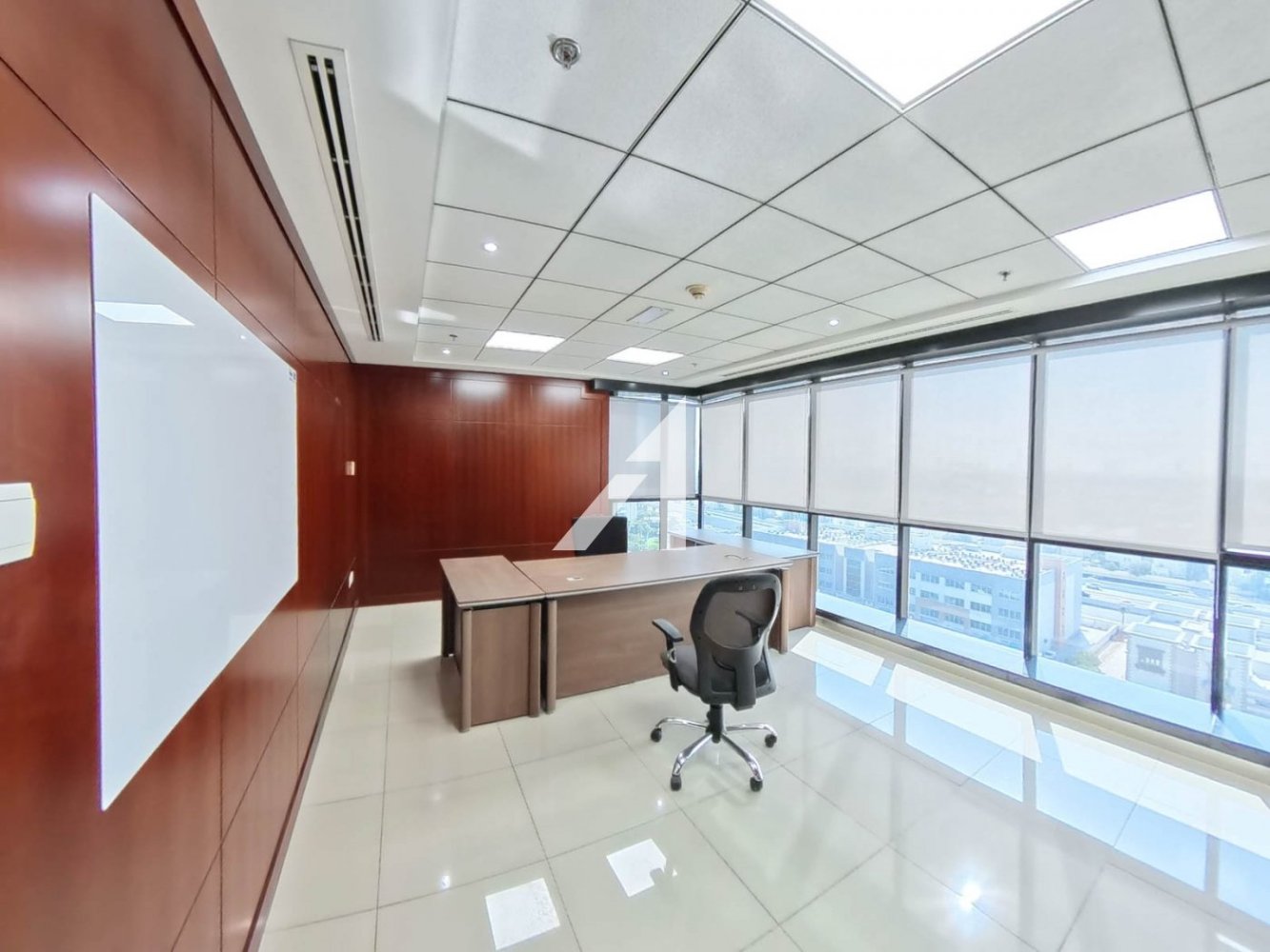 Офис 246м² в Джумейра Лейк Тауэрс, ОАЭ № 123268