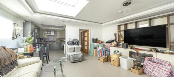 3 bedrooms House in Stanmore, United Kingdom No. 12188 4