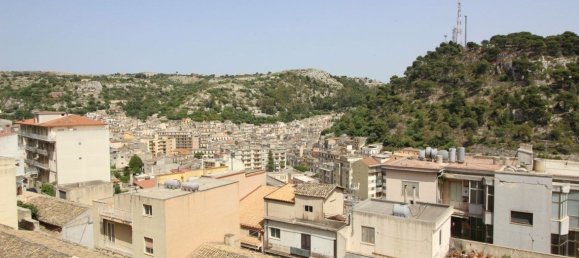 Gebäude in Modica, Italy 1000m², Nr. 359769 3