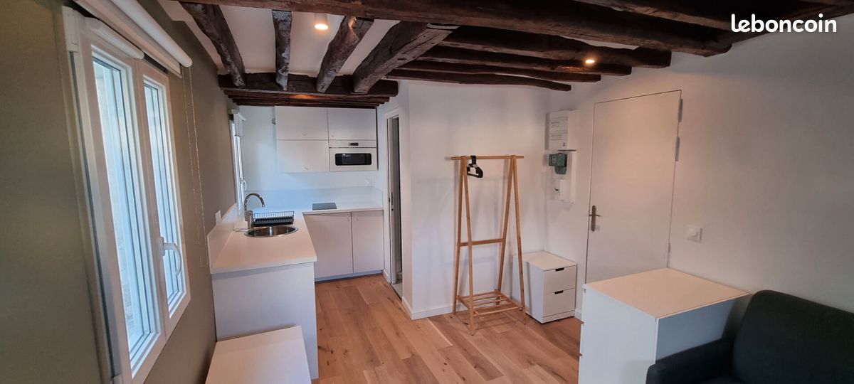 Studio in Paris, France No. 280306