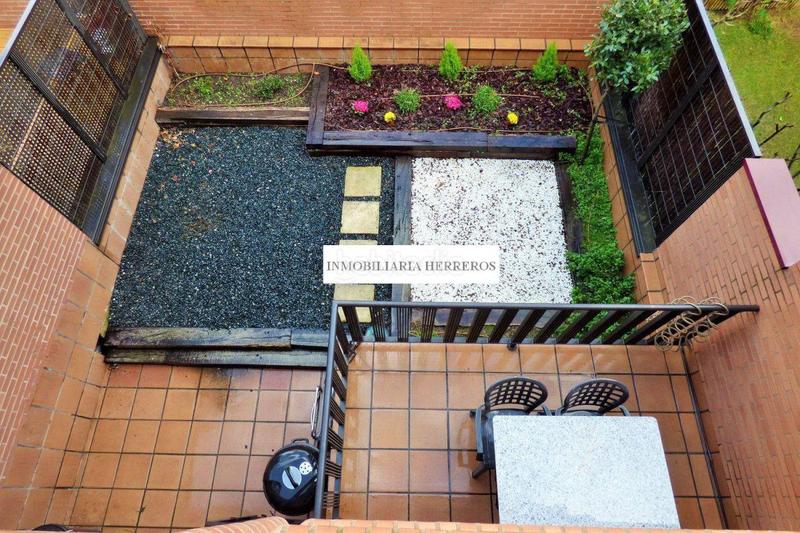 Adosado de 5 dormitorios en Logroño, Spain No. 73834