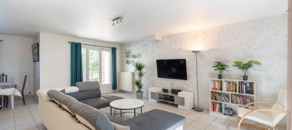 4 Schlafzimmer Haus in L'Isle-d'Abeau, France, Nr. 350763 2