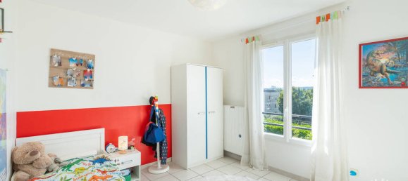 4 Schlafzimmer Haus in L'Isle-d'Abeau, France, Nr. 350763 9