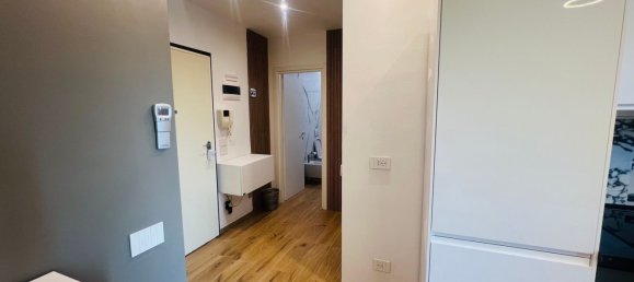 1 bedroom Apartment in Bologna, Italy No. 371479 3