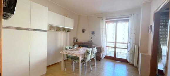 3 rooms Apartment in Campobasso, Italy No. 31003 9